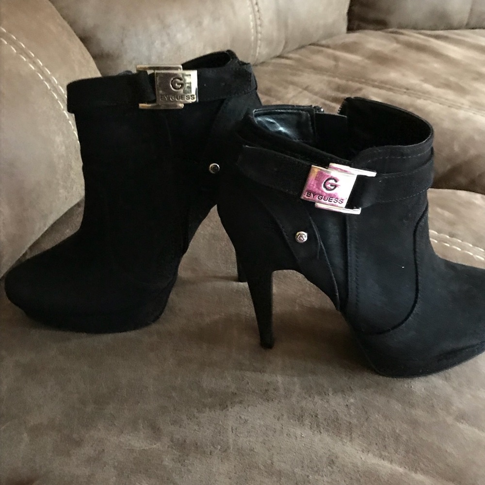 Guess boots